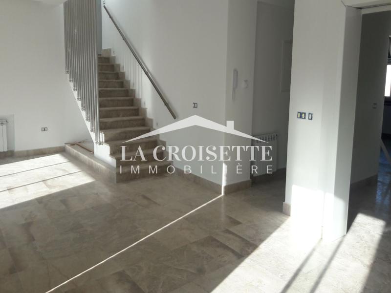 Duplex S+3 avec terrasse à La Marsa